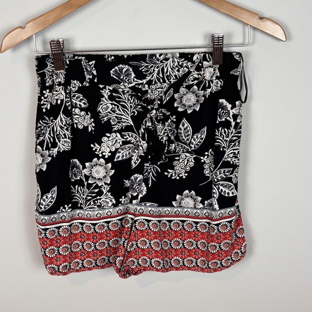 Angie Women's Black Floral Pull On High waisted Shorts Size Sm 2" Inseam Boho‎